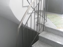 Innengelaender Edelstahl lackiert-050